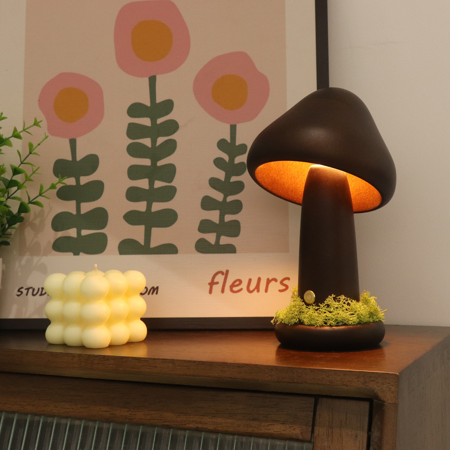 150° Direction Adjustable USB Rechargeable Wooden Mushroom Lamp With Grassy Bottom