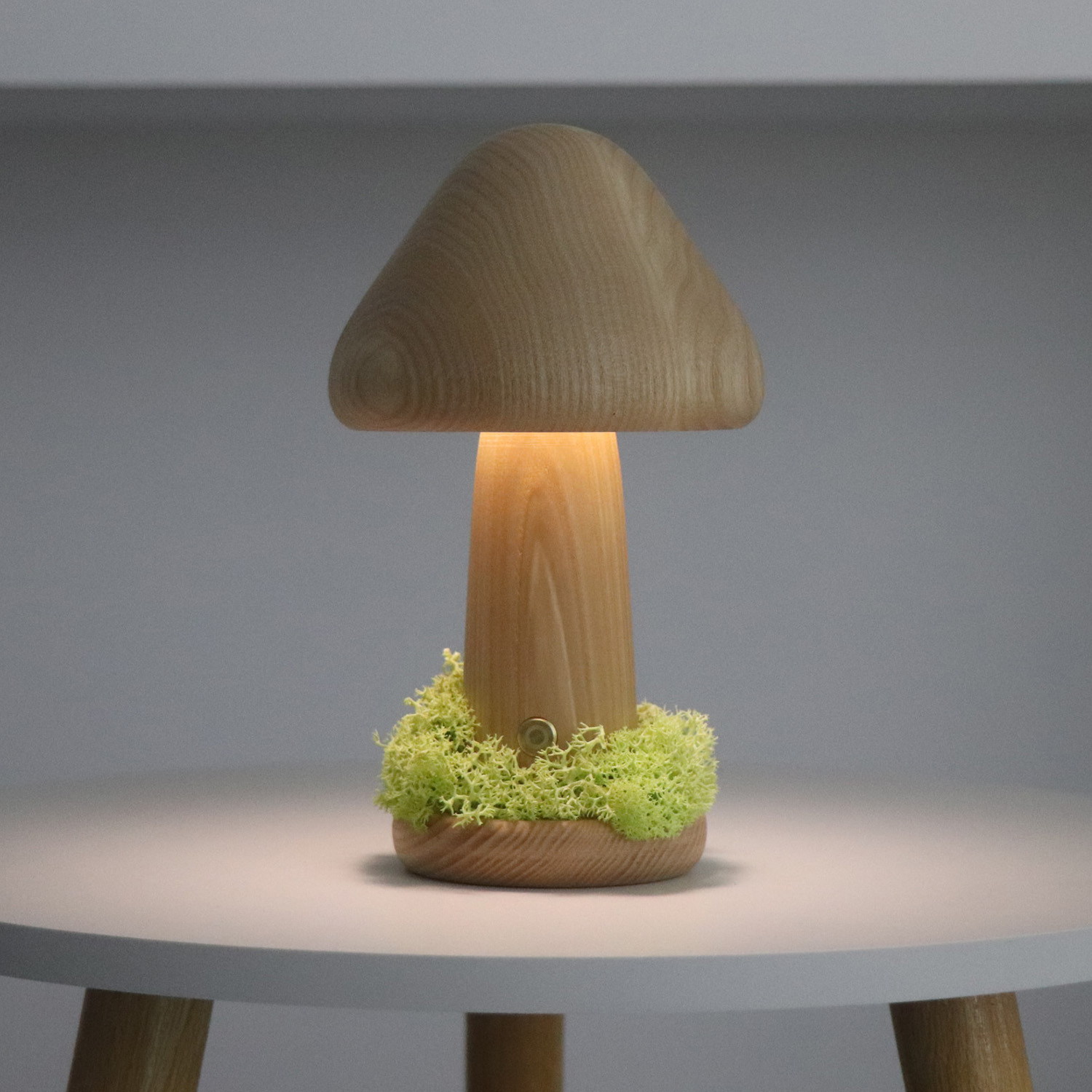 150° Direction Adjustable USB Rechargeable Wooden Mushroom Lamp With Grassy Bottom